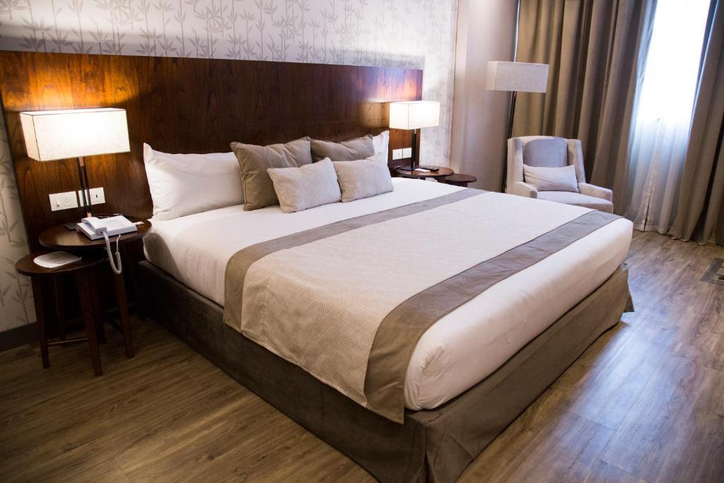 Land Plaza Hotel Баия-Бланка Экстерьер фото