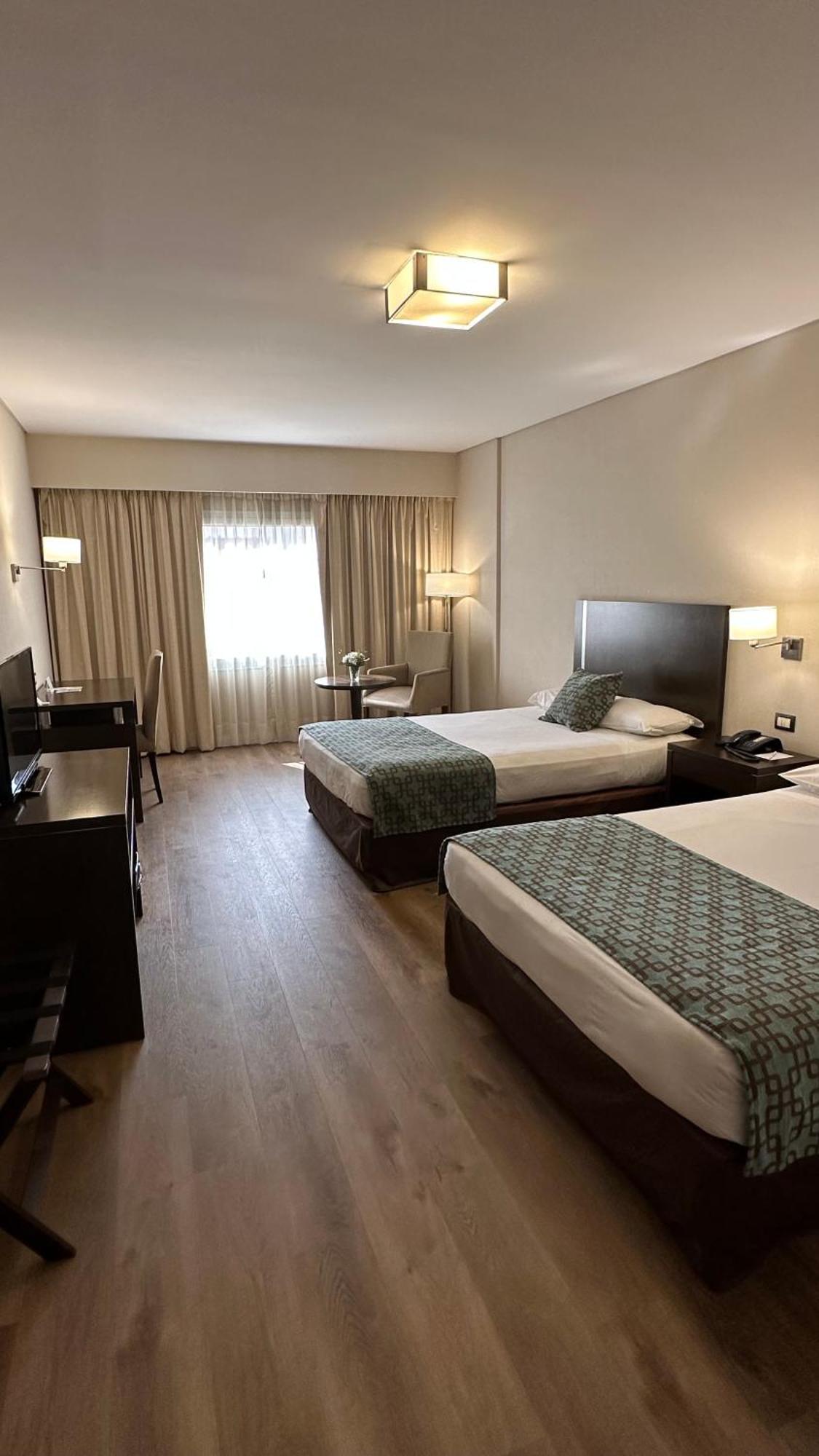 Land Plaza Hotel Баия-Бланка Экстерьер фото